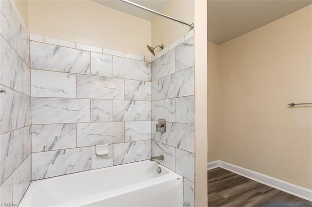 12 Peters LN, Newport News, VA 23606