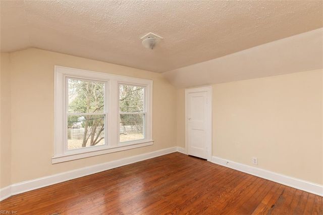 12 Peters LN, Newport News, VA 23606