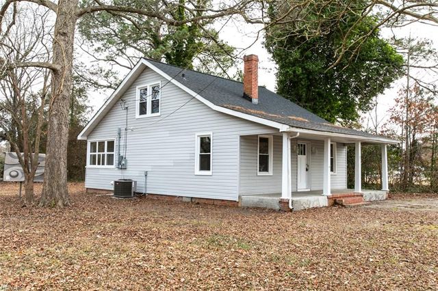 12 Peters LN, Newport News, VA 23606