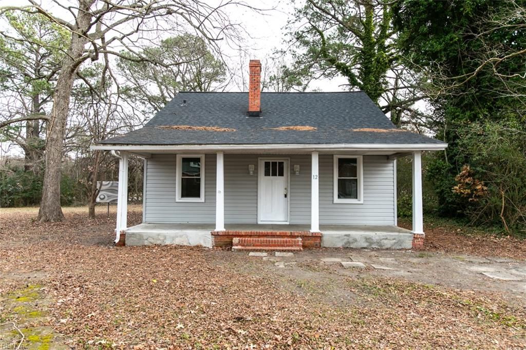 12 Peters LN, Newport News, VA 23606