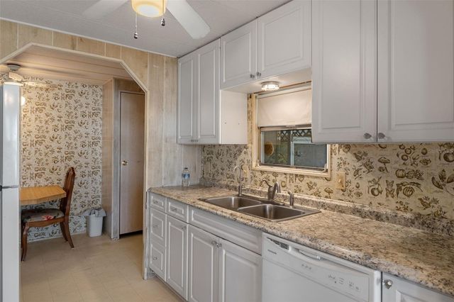 12118 FAIRWAY AVENUE, Brooksville, FL 34613