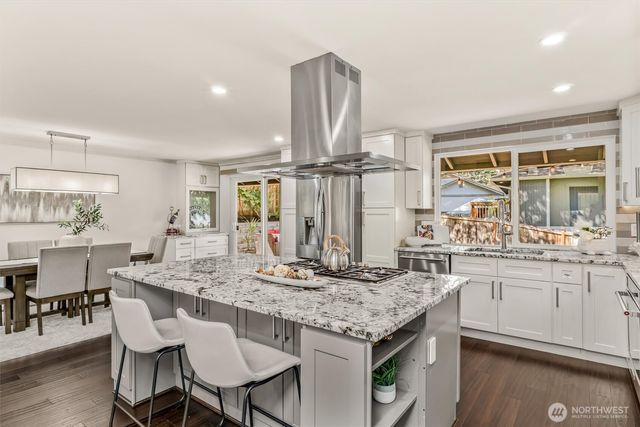 17228 NE 85th Place, Redmond, WA 98052