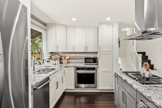 17228 NE 85th Place, Redmond, WA 98052