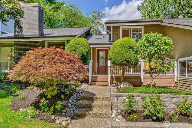 17228 NE 85th Place, Redmond, WA 98052