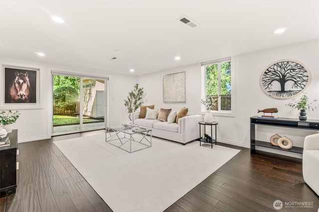 17228 NE 85th Place, Redmond, WA 98052