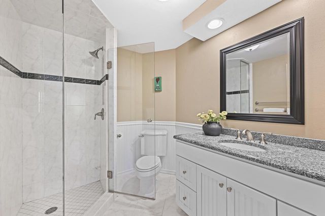 4797 N Newhall STREET, Whitefish Bay, WI 53211