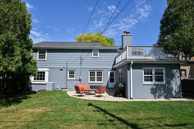 4797 N Newhall STREET, Whitefish Bay, WI 53211