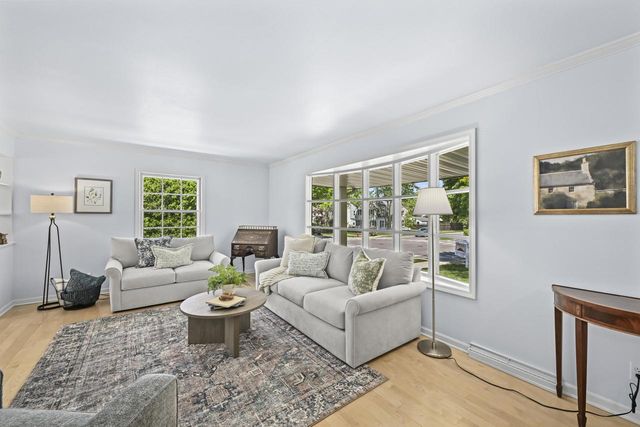 4797 N Newhall STREET, Whitefish Bay, WI 53211