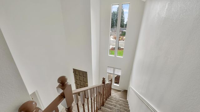 2915 S Conyer Street, Visalia, CA 93277