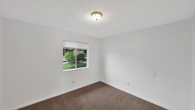 2915 S Conyer Street, Visalia, CA 93277