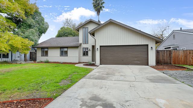 2915 S Conyer Street, Visalia, CA 93277