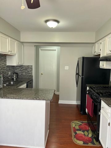 3496 Willowview Court 3496, Aurora, IL 60504