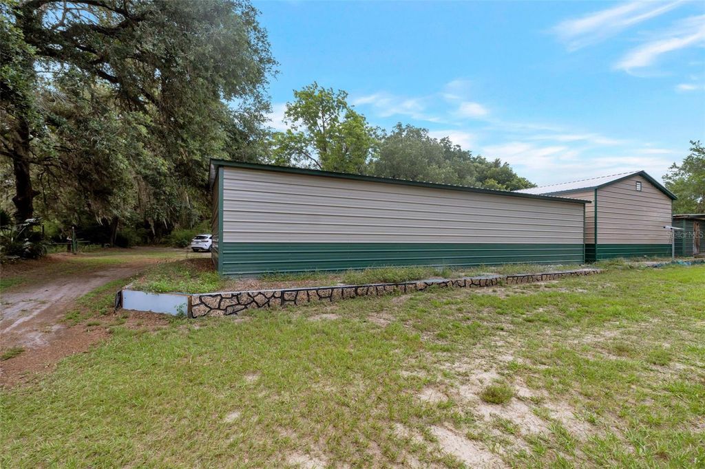 Image 2 of property listing at 2102 OLD POLK CITY ROAD, Lakeland, FL 33809
