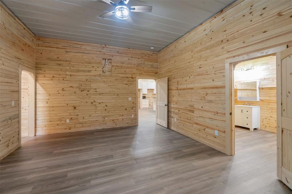 Image 19 of property listing at 2102 OLD POLK CITY ROAD, Lakeland, FL 33809