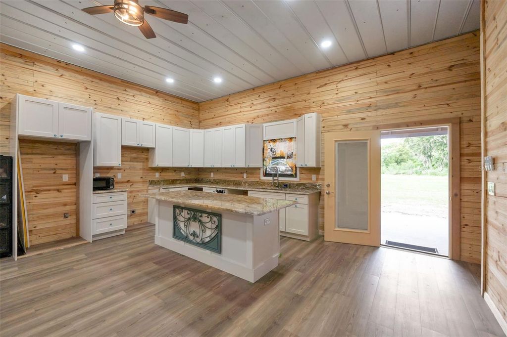 Image 22 of property listing at 2102 OLD POLK CITY ROAD, Lakeland, FL 33809