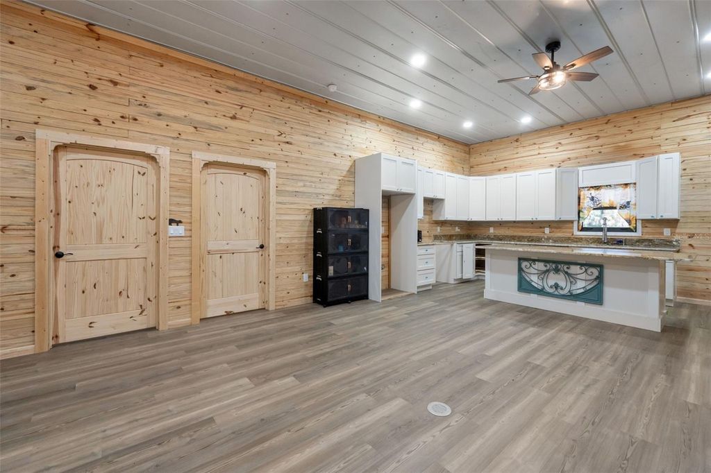 Image 23 of property listing at 2102 OLD POLK CITY ROAD, Lakeland, FL 33809