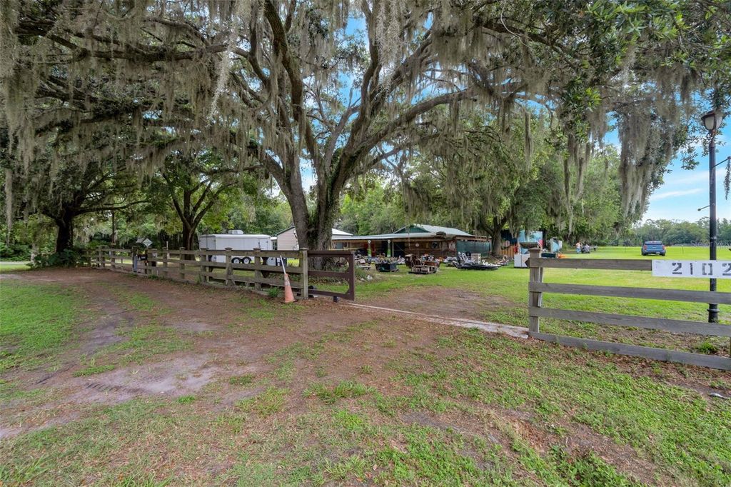 Image 43 of property listing at 2102 OLD POLK CITY ROAD, Lakeland, FL 33809