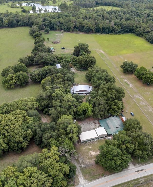Image 46 of property listing at 2102 OLD POLK CITY ROAD, Lakeland, FL 33809