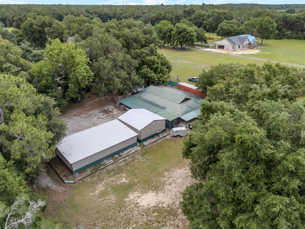 Image 48 of property listing at 2102 OLD POLK CITY ROAD, Lakeland, FL 33809