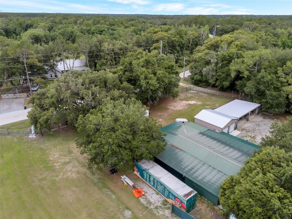 Image 49 of property listing at 2102 OLD POLK CITY ROAD, Lakeland, FL 33809