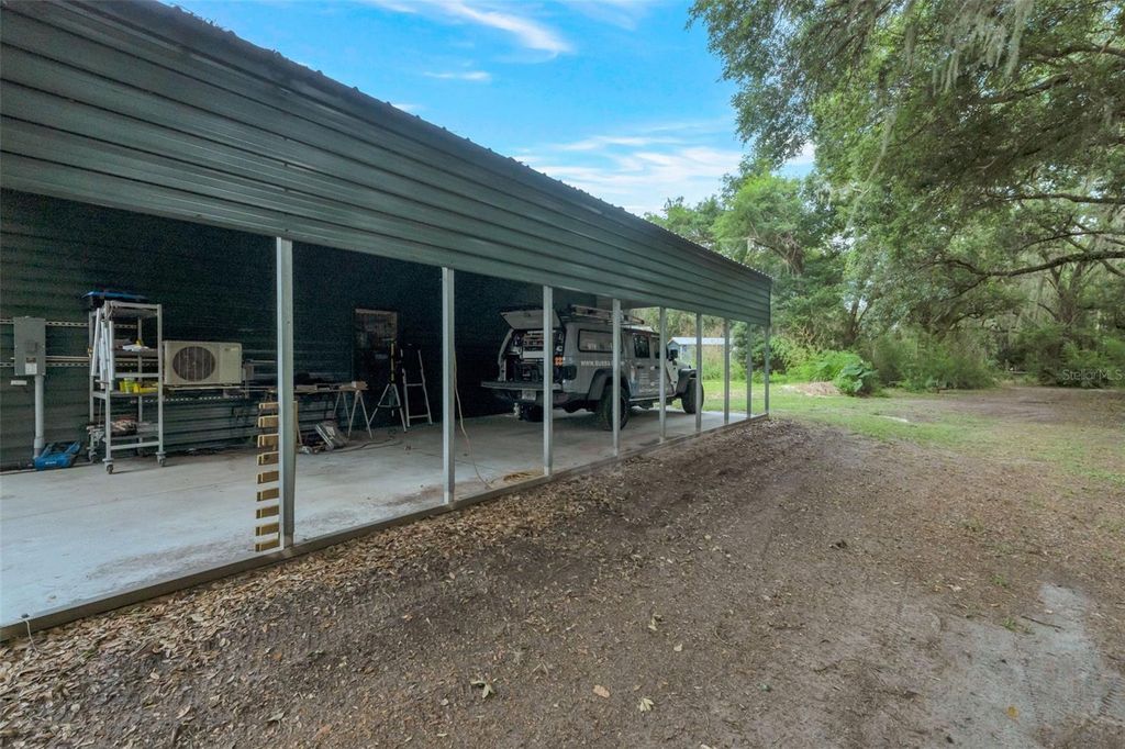 Image 6 of property listing at 2102 OLD POLK CITY ROAD, Lakeland, FL 33809