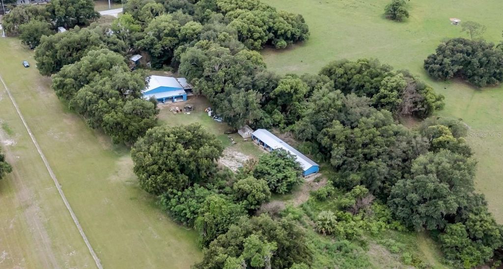 Image 51 of property listing at 2102 OLD POLK CITY ROAD, Lakeland, FL 33809