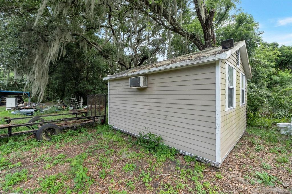 Image 52 of property listing at 2102 OLD POLK CITY ROAD, Lakeland, FL 33809