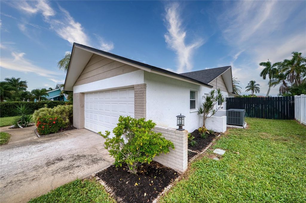 6316 5TH AVENUE NW, BRADENTON, FL 34209 — photo 2
