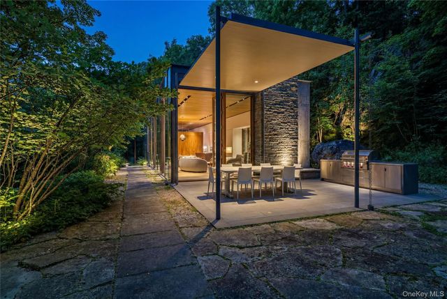 51 Old Stone Hill Road, Pound Ridge, NY 10576