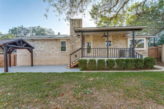 948 Spring Hills Drive, New Braunfels, TX 78130