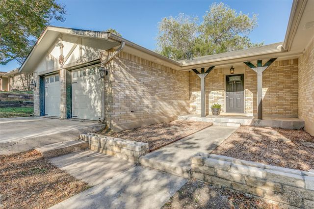 948 Spring Hills Drive, New Braunfels, TX 78130