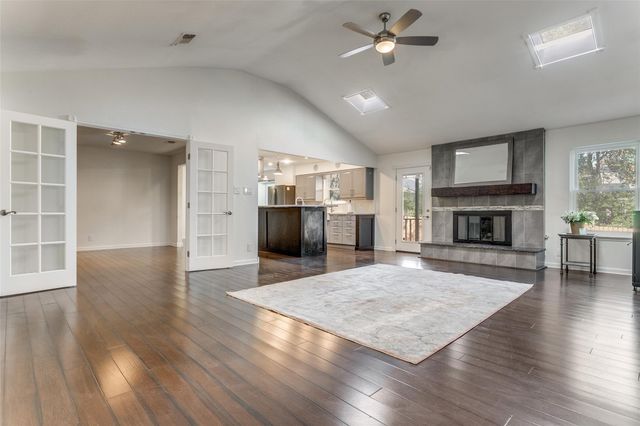 948 Spring Hills Drive, New Braunfels, TX 78130