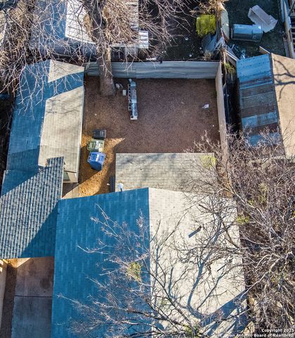 1046 Lombrano St, San Antonio, TX 78207