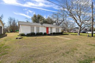 712 Vernon ST, Rockdale, TX 76567