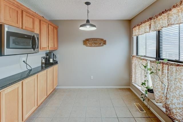 5225 NW 82nd Terrace, Kansas City, MO 64151