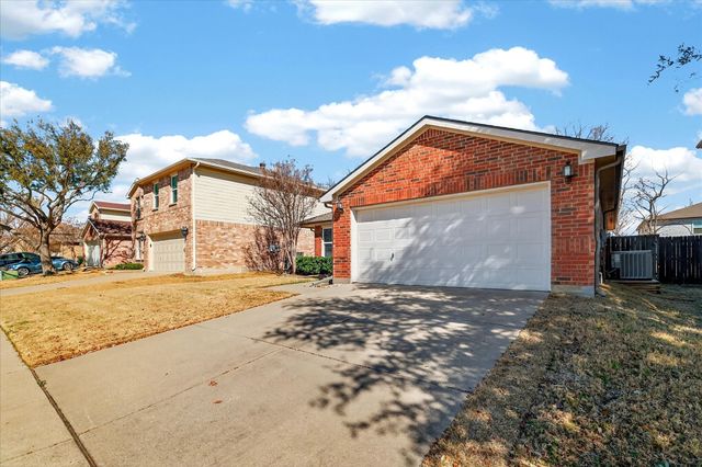 2413 Graystone Drive, Little Elm, TX 75068