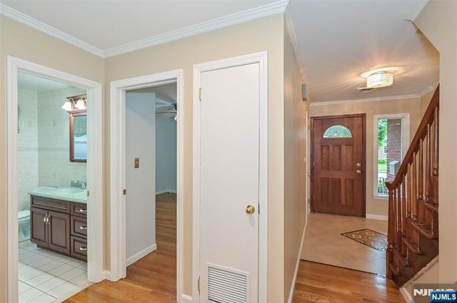 135 Elmwood Avenue, Ho-ho-kus, NJ 07423