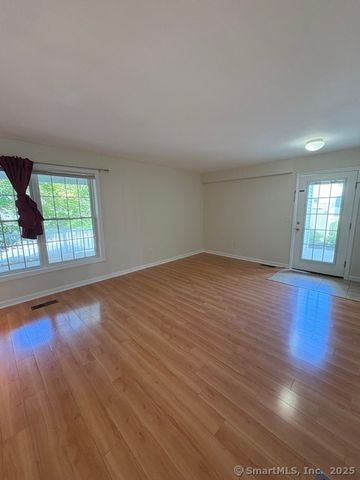 136 Meridian Street 102, Groton, CT 06340