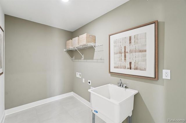 222 Lantana Drive, Brighton, MI 48116