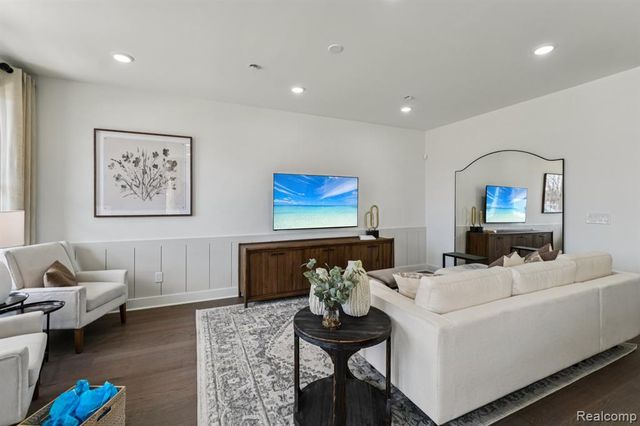 222 Lantana Drive, Brighton, MI 48116