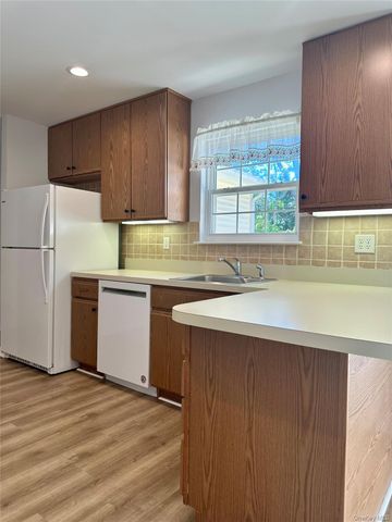 1403 Pebble Beach Path, Riverhead, NY 11901