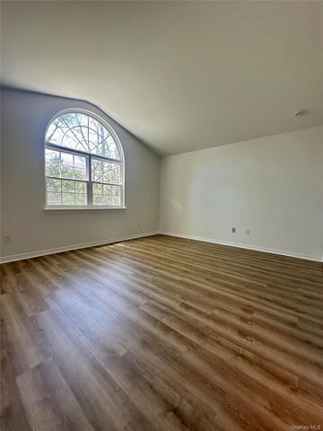 1403 Pebble Beach Path, Riverhead, NY 11901