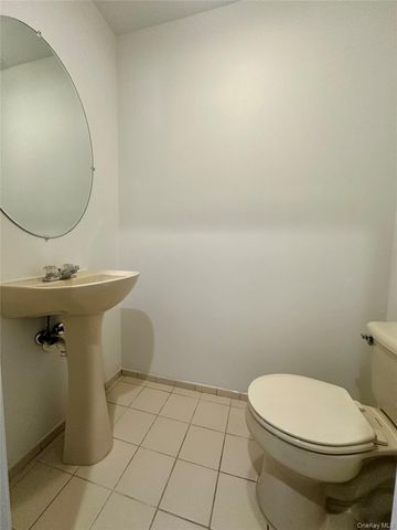 1403 Pebble Beach Path, Riverhead, NY 11901