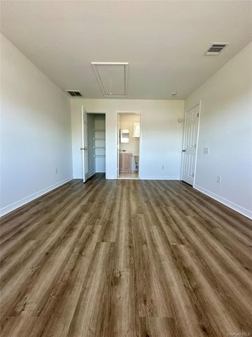 1403 Pebble Beach Path, Riverhead, NY 11901