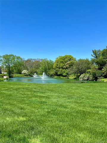 1403 Pebble Beach Path, Riverhead, NY 11901