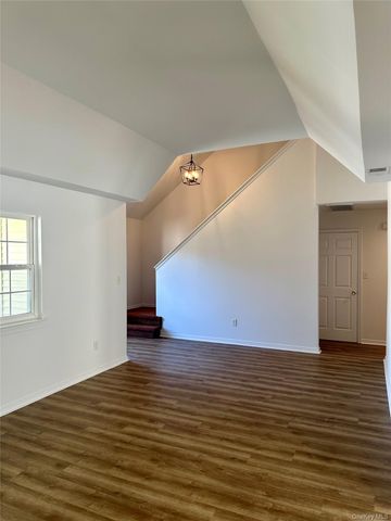 1403 Pebble Beach Path, Riverhead, NY 11901