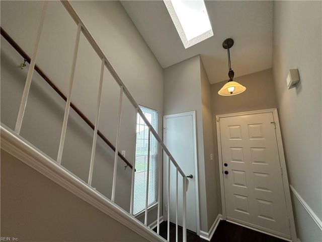 4809 Cliffony DR, Virginia Beach, VA 23464