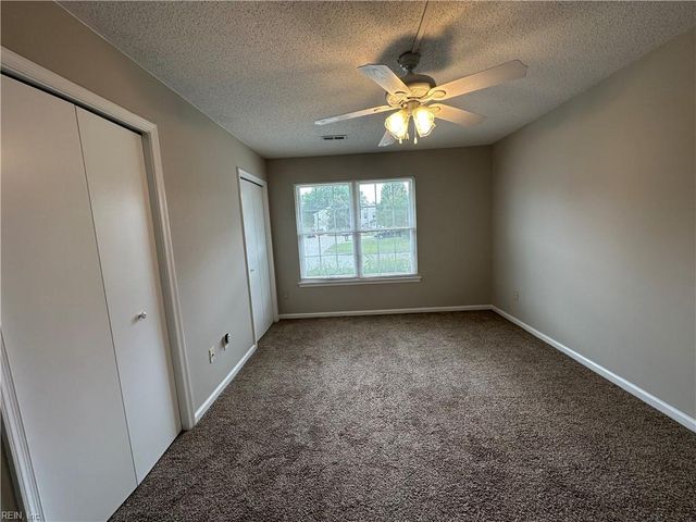 4809 Cliffony DR, Virginia Beach, VA 23464