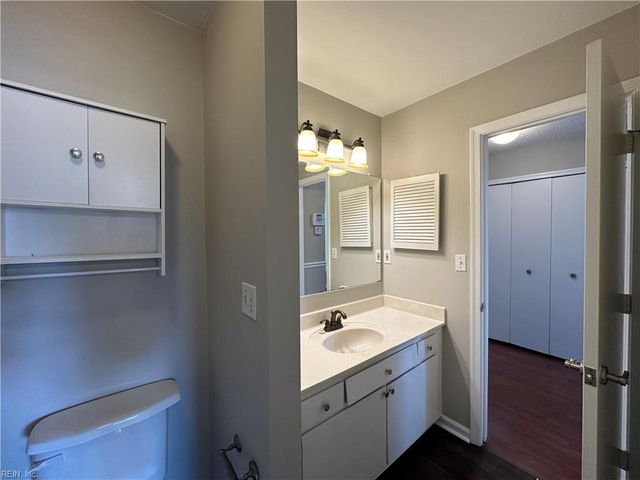 4809 Cliffony DR, Virginia Beach, VA 23464