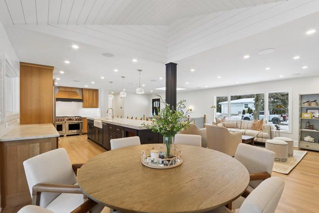 1600 Evergreen LANE, Lake Geneva, WI 53147